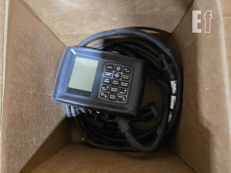 new-holland-roll-belt-560-image-36