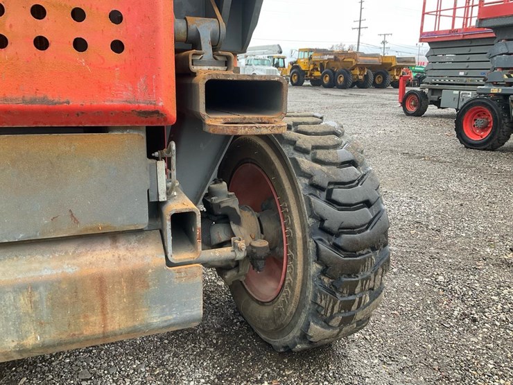 skyjack-sj7135rt-image-14