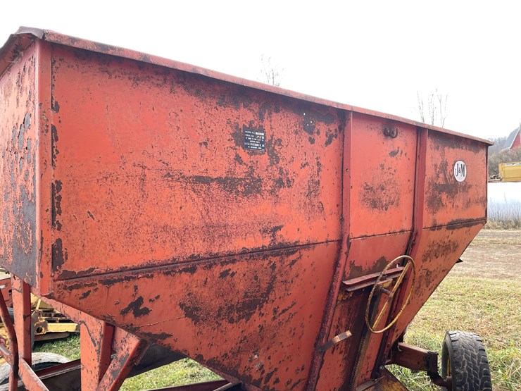 #205-•-j&m-gravity-box-on-running-gear-(boyceville,-wi)-image-35