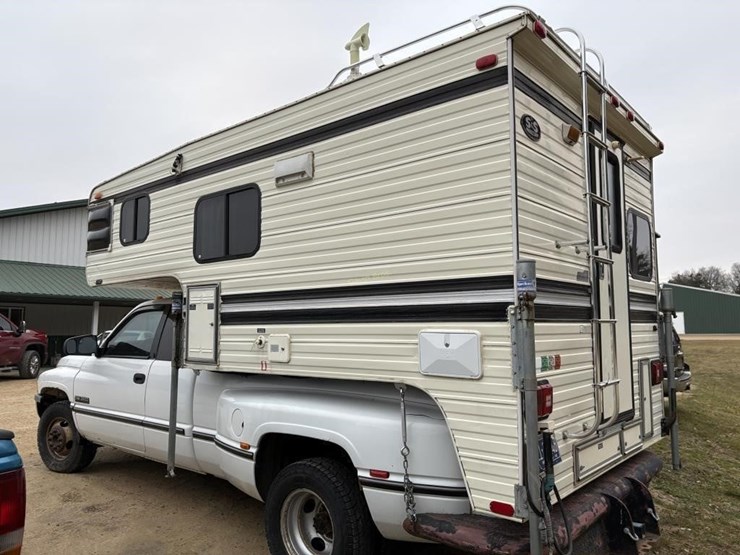 1993-s&s-truck-bed-camper-image-3