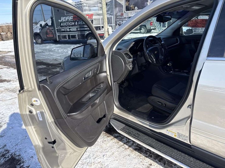 2015-chevrolet-traverse-image-10