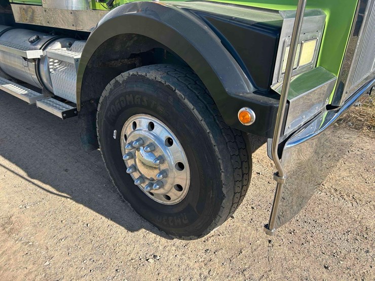 western-star-4964f-image-18