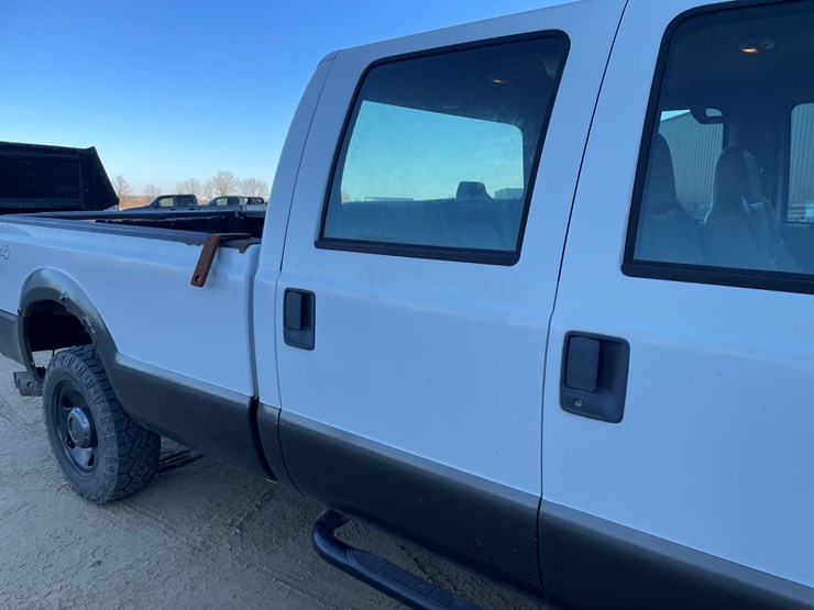 ford-f250-xl-image-13