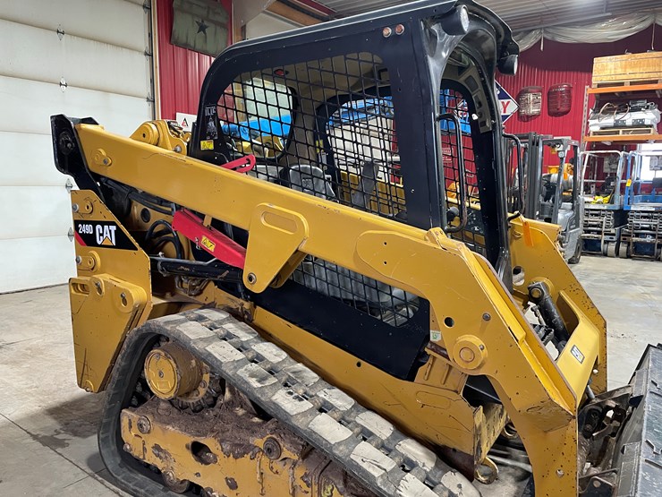 caterpillar-249d-image-11