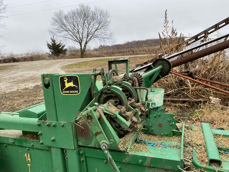 john-deere-14t-image-14