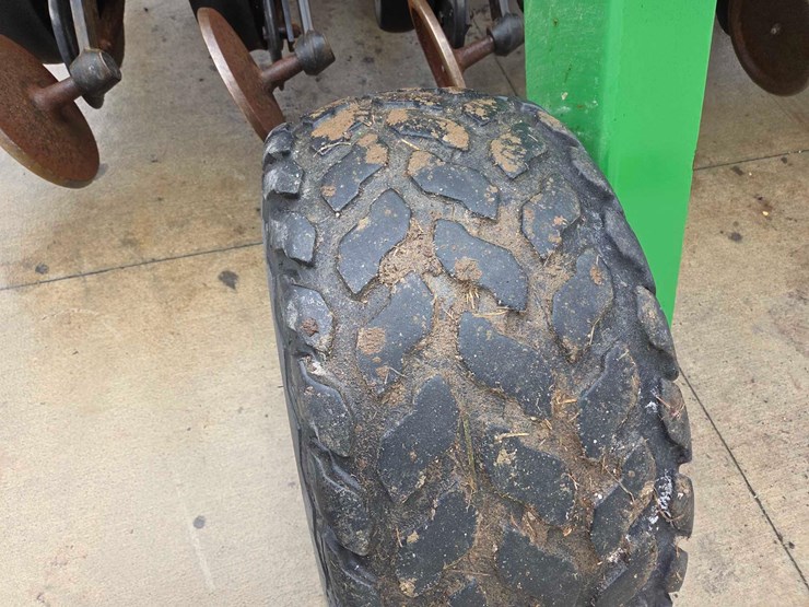 john-deere-1590-image-35