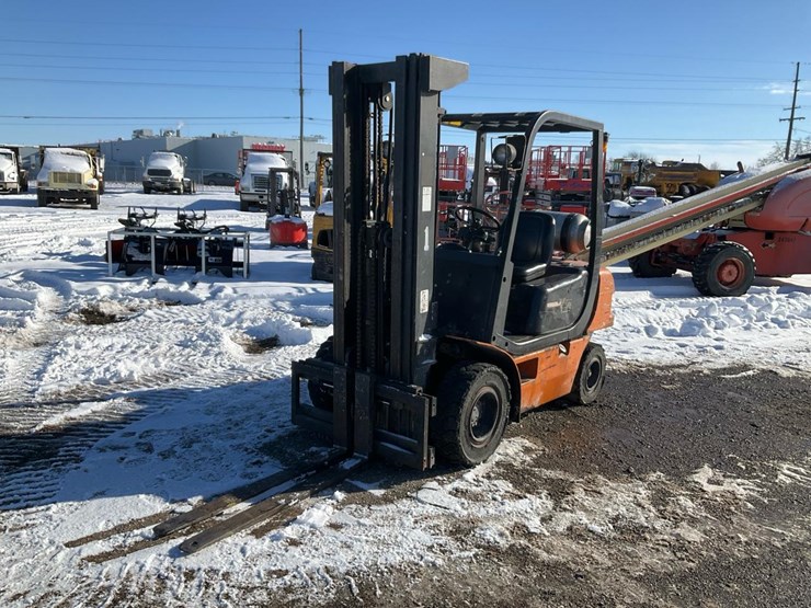 #1361-•-samsung-v-lift-forklift*-image-1