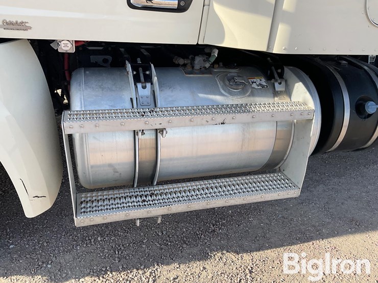 2020-peterbilt-579-image-17