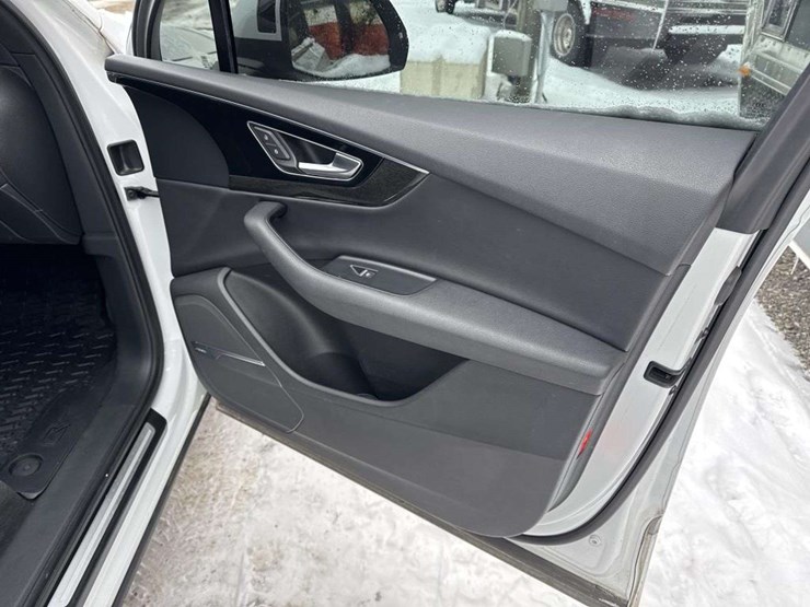 2017-audi-q7-image-23