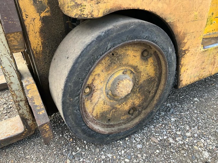 #1351-•-allis-chalmers-forklift-image-16