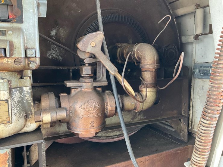 international-1854s-image-44