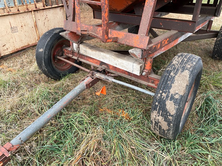 #206-•-kory-gravity-box-on-running-gear-(boyceville,-wi)-image-10