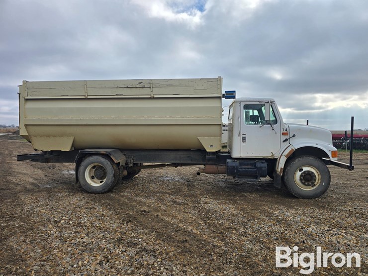 1995-international-4700-image-4