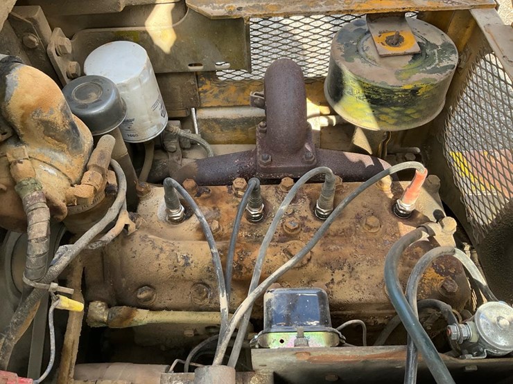 #1351-•-allis-chalmers-forklift-image-46