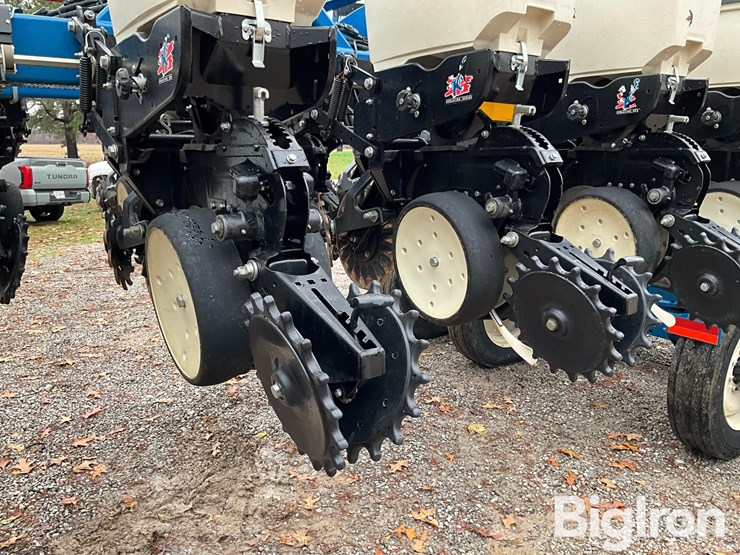 2012-kinze-3600-image-14