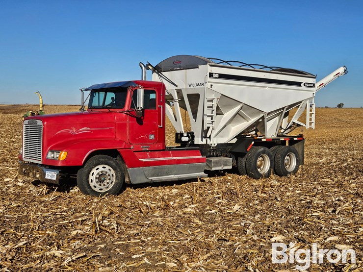 freightliner-fld120-image-1