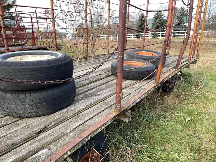 #210-•-16'-hay-rack-on-running-gear-(boyceville,-wi)-image-18