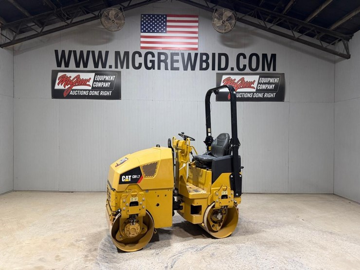 2019-caterpillar-cb1.7-image-1