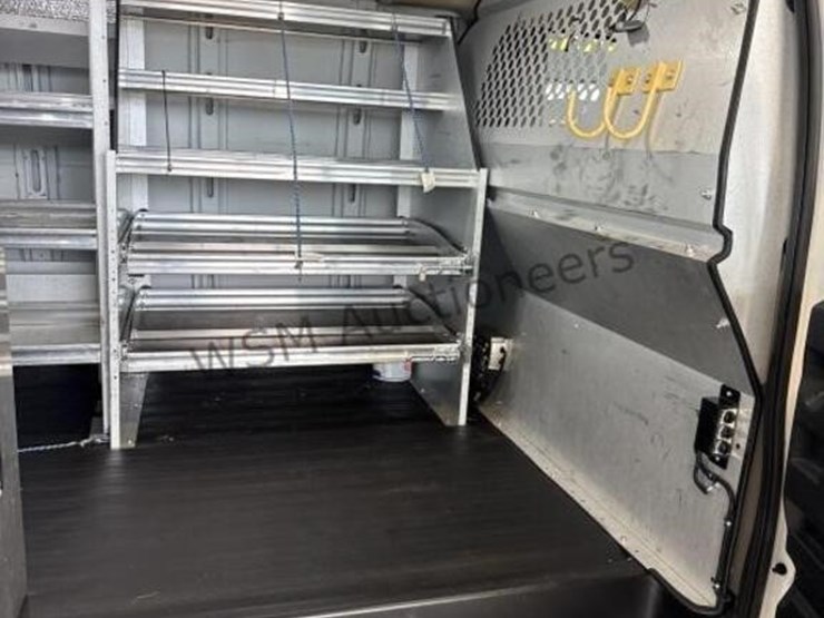 2014-chevrolet-express-2500-image-11