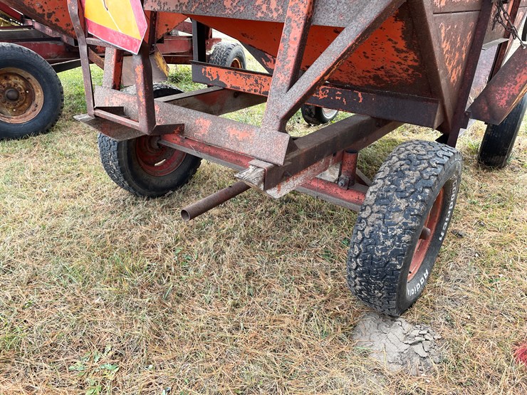 #206-•-kory-gravity-box-on-running-gear-(boyceville,-wi)-image-26