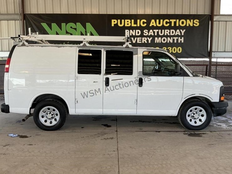 2012-chevrolet-express-1500-image-1