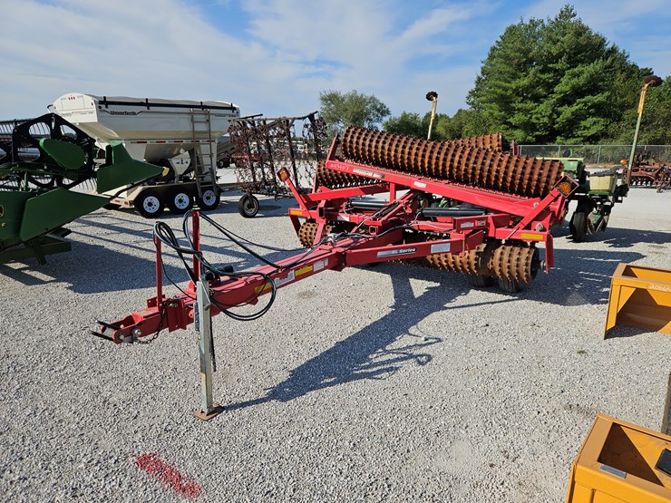 #203407-•-2014-brillion-xlh144-cultipacker-image-11