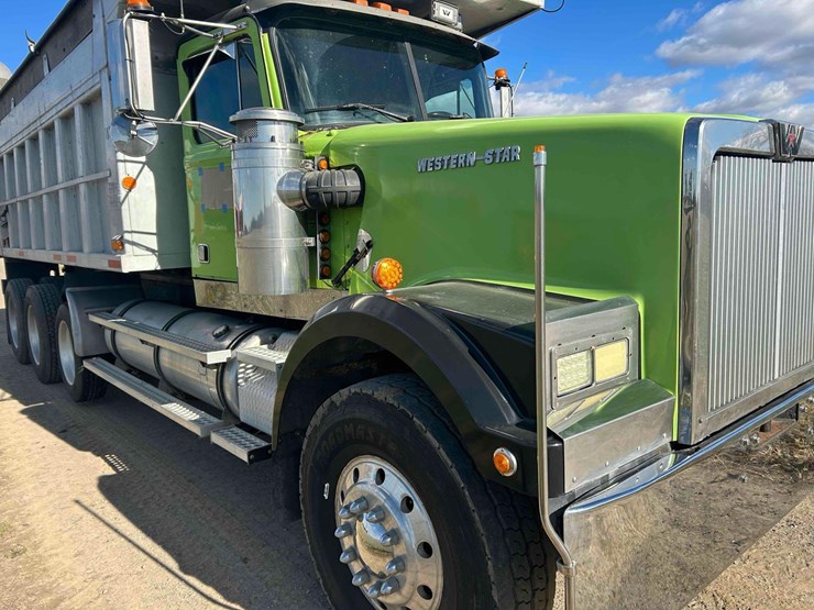 western-star-4964f-image-17