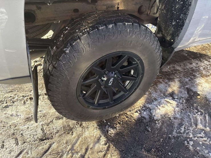 2017-chevrolet-1500-image-10