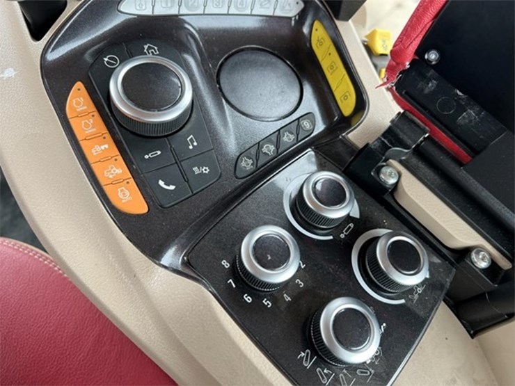 #154-•-2023-steiger-540-qt-image-32