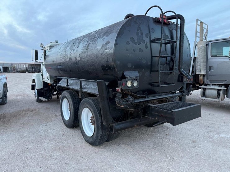 2004-mack-ch613-image-4