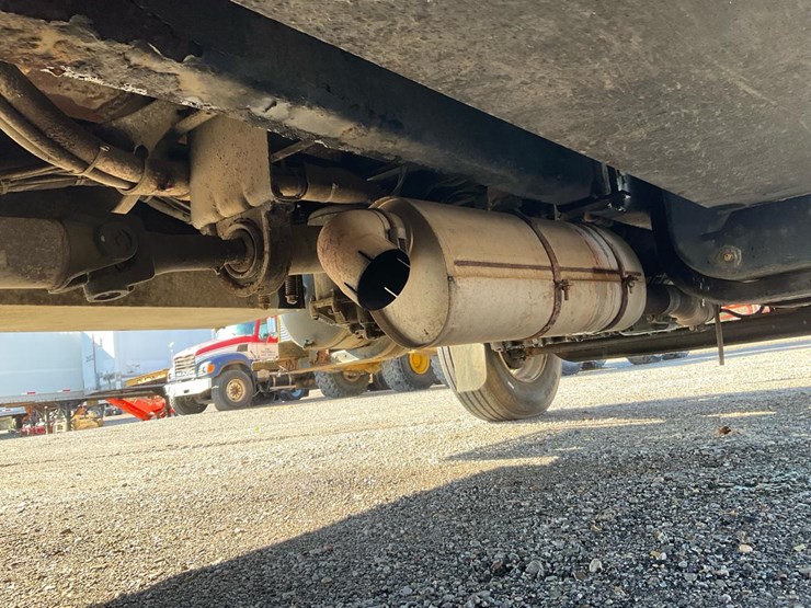 2001-international-4900-image-52