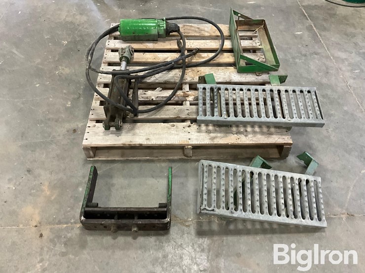 john-deere-3020-image-2