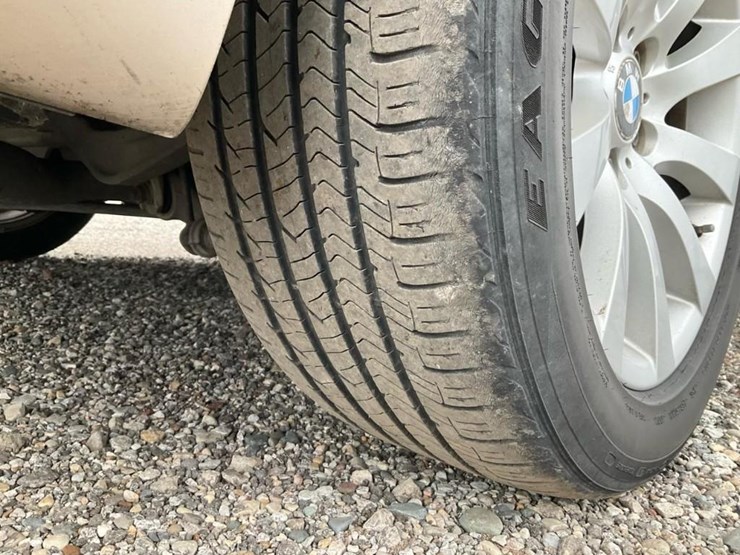 #2053-•-2010-bmw-550gt-car*-image-27