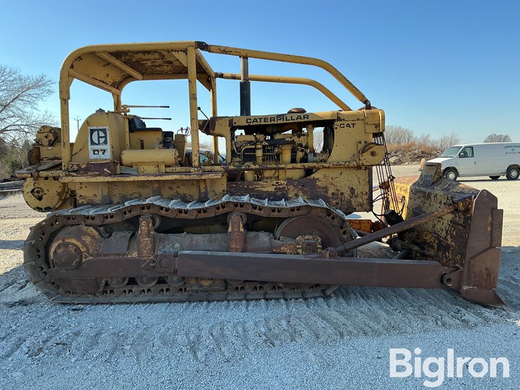 caterpillar-d7-image-4