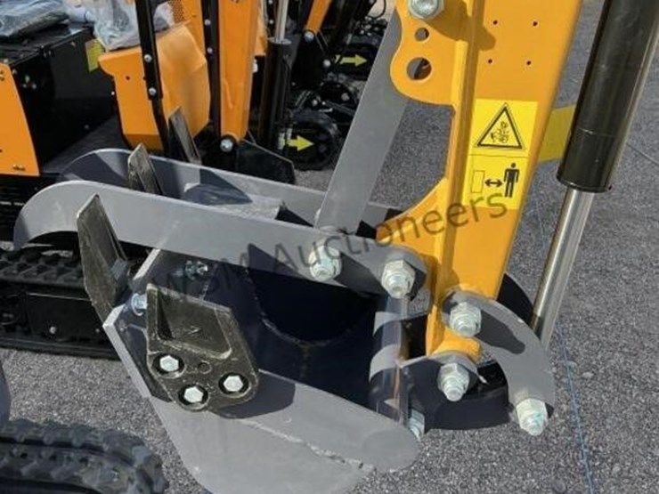 2025-cfg-mx20r-mini-excavator-image-5