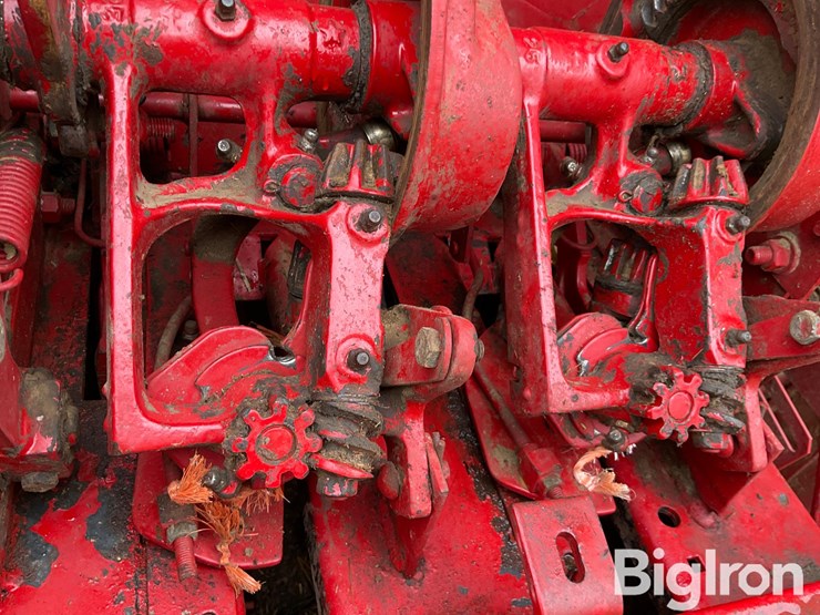 new-holland-565-image-20