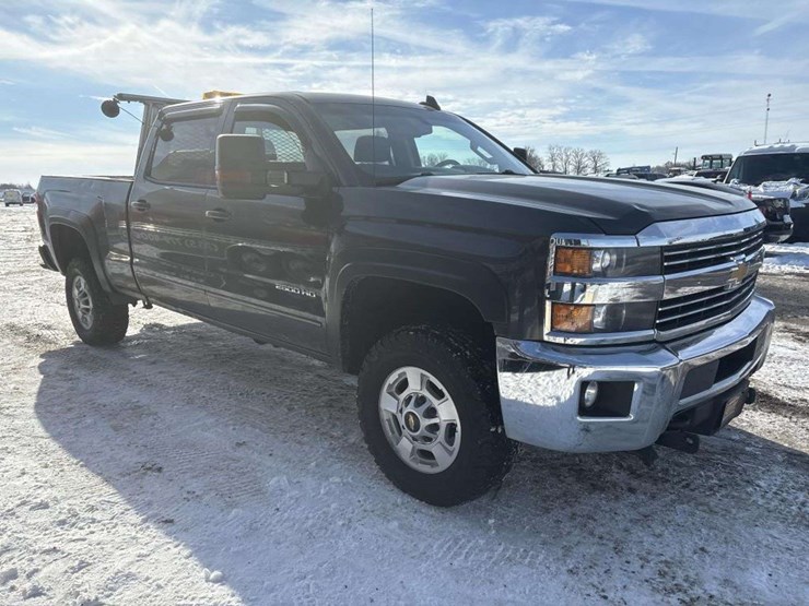 2015-chevrolet-2500-image-6