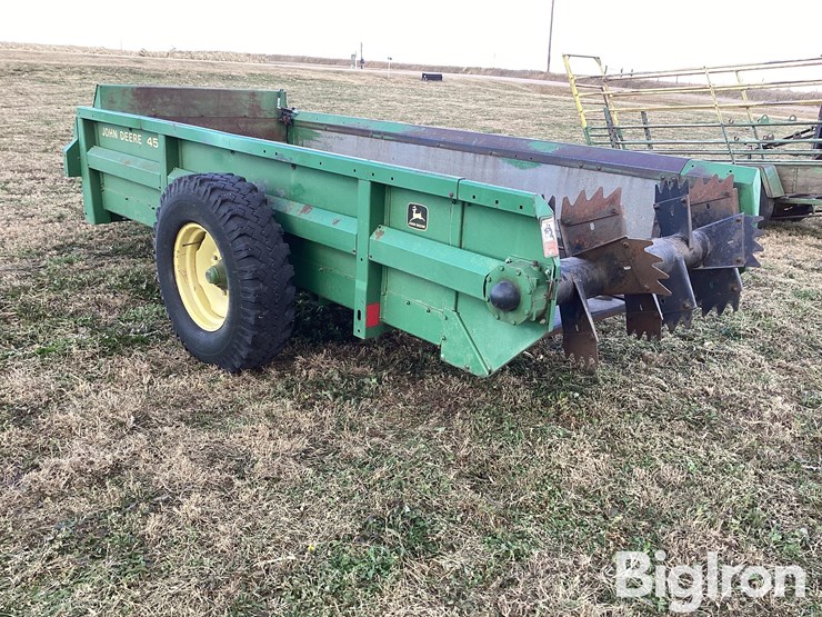 john-deere-450-image-7