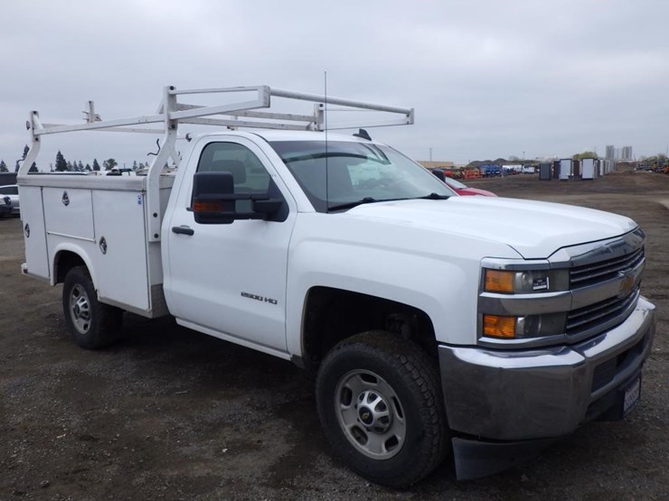 chevrolet-2500hd-image-2