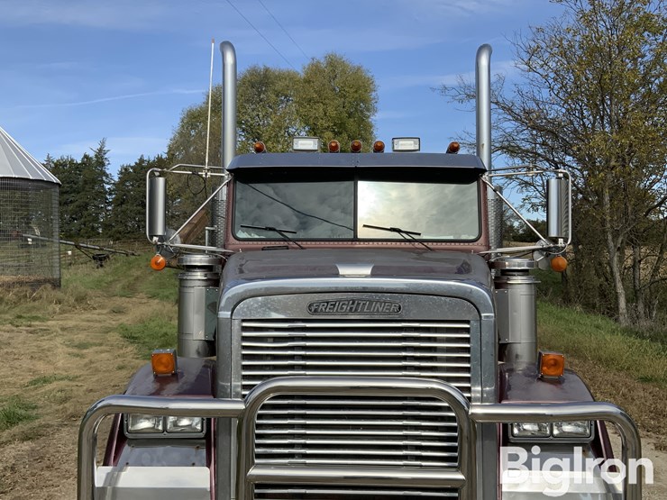 1996-freightliner-fld120-image-12