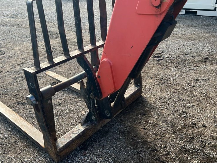 2005-lull-644e-42-image-53