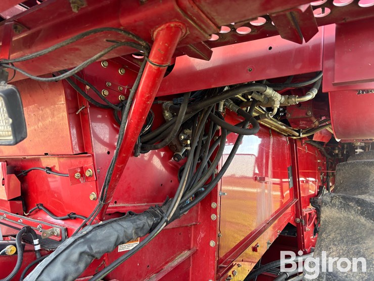 case-ih-2588-image-16