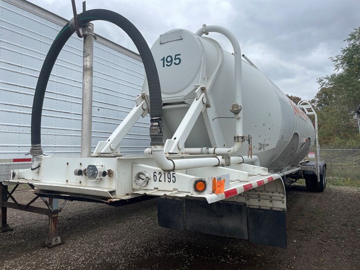 heil-trailer-image-1