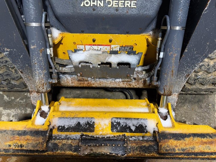 deere-325g-image-10