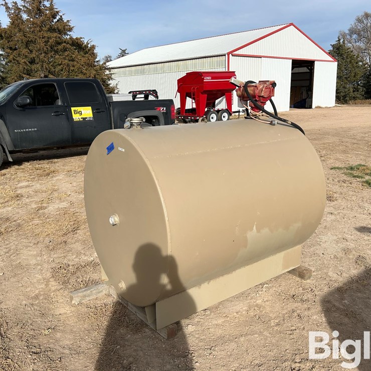 500-Gallon Steel Gas Tank
