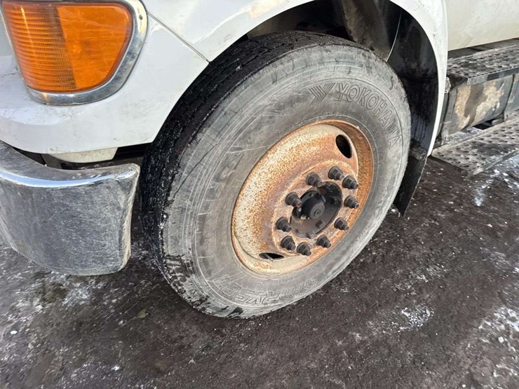 2011-ford-f650-image-8