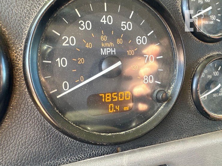 2012-peterbilt-367-image-39