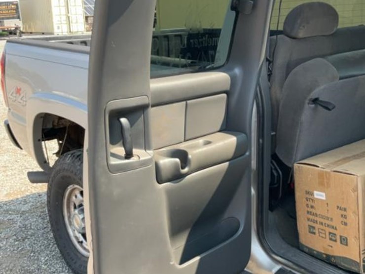 2005-chevrolet-silverado-2500hd-image-90