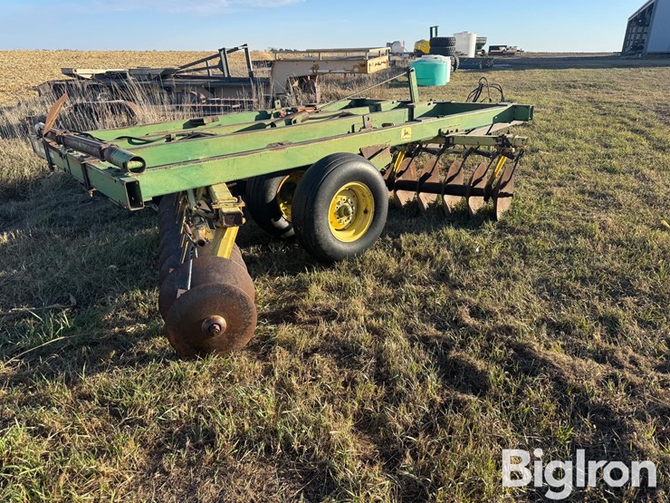 john-deere-230-image-5