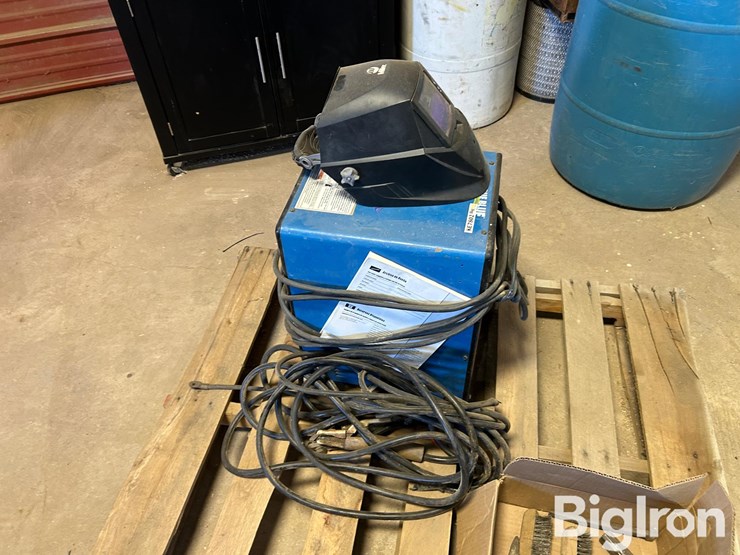 miller-thunderbolt-xl-stick-welder-image-3